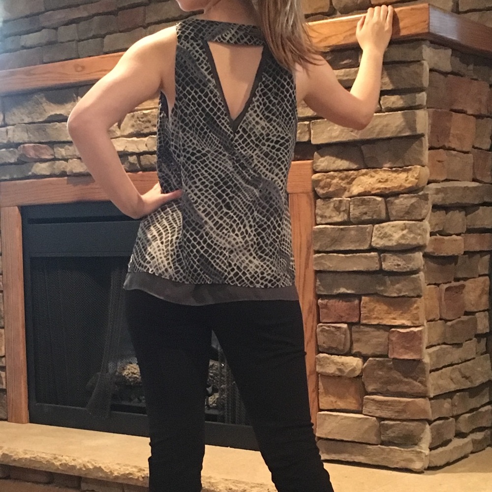 Adorable Banana Republic Snakeskin Pattern Top